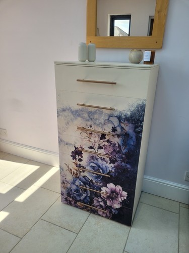 Stunning hand finished - stunning, hand-finished